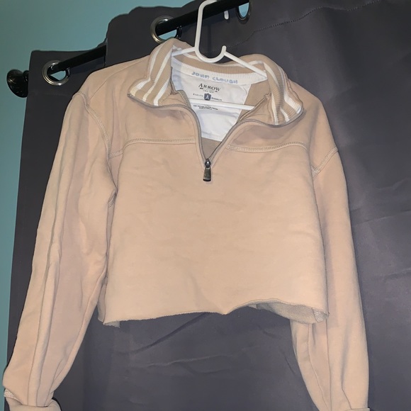 Oversized cropped sweater. - Picture 2 of 3